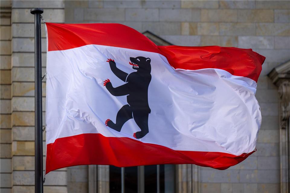 Das Landeswappen von Berlin ist ein Bär. (Symbolbild)Monika Skolimowska/dpa