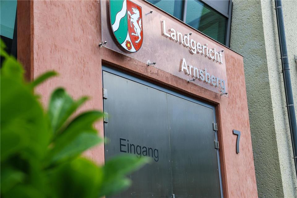 Das Landgericht Arnsberg hat über den Befangenheitsantrag noch nicht entschieden. (Symbolbild)Alex Talash/dpa