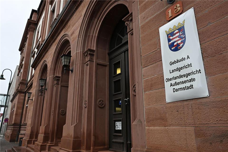 Das Landgericht Darmstadt bestätigte den Eingang des Antrags. (Symbolbild)Michael Brandt/dpa