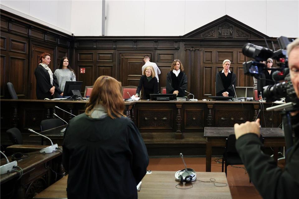 Das Landgericht Hamburg erklärte den Brandstifter für schuldunfähig und wies ihn in eine psychiatrische Klinik ein. (Archivbild)Christian Charisius/dpa