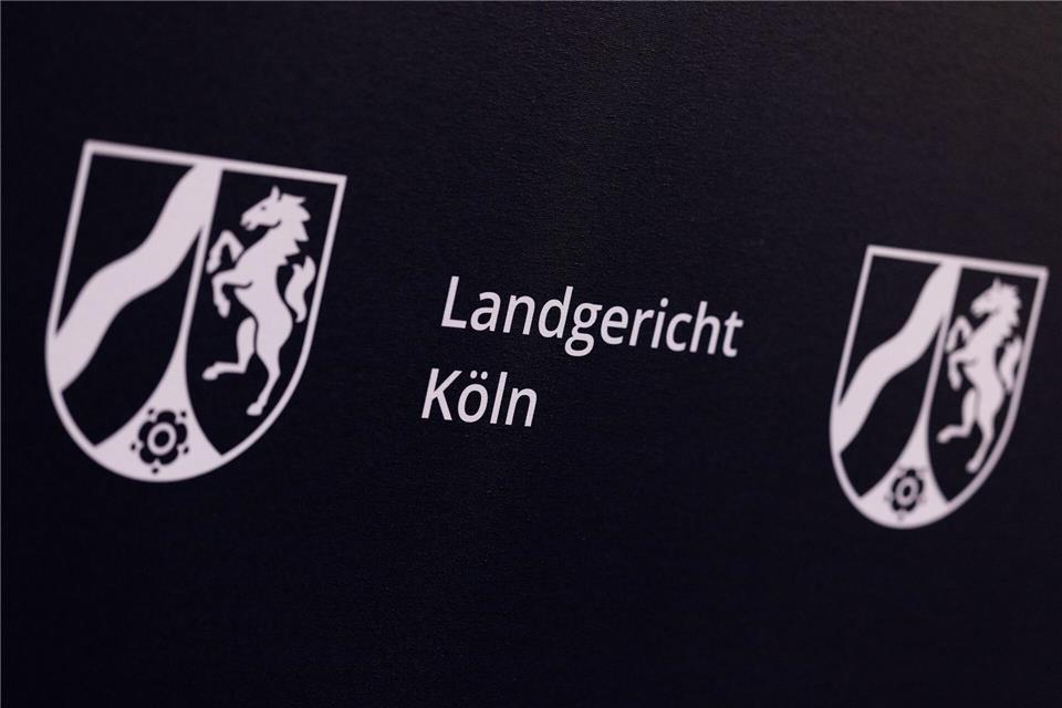 Das Landgericht Köln hat eine 76 Jahre alte Frau verurteilt, die ihren demenzkranken Ehemann im Streit erstochen hatte. (Symbolbild)Rolf Vennenbernd/dpa
