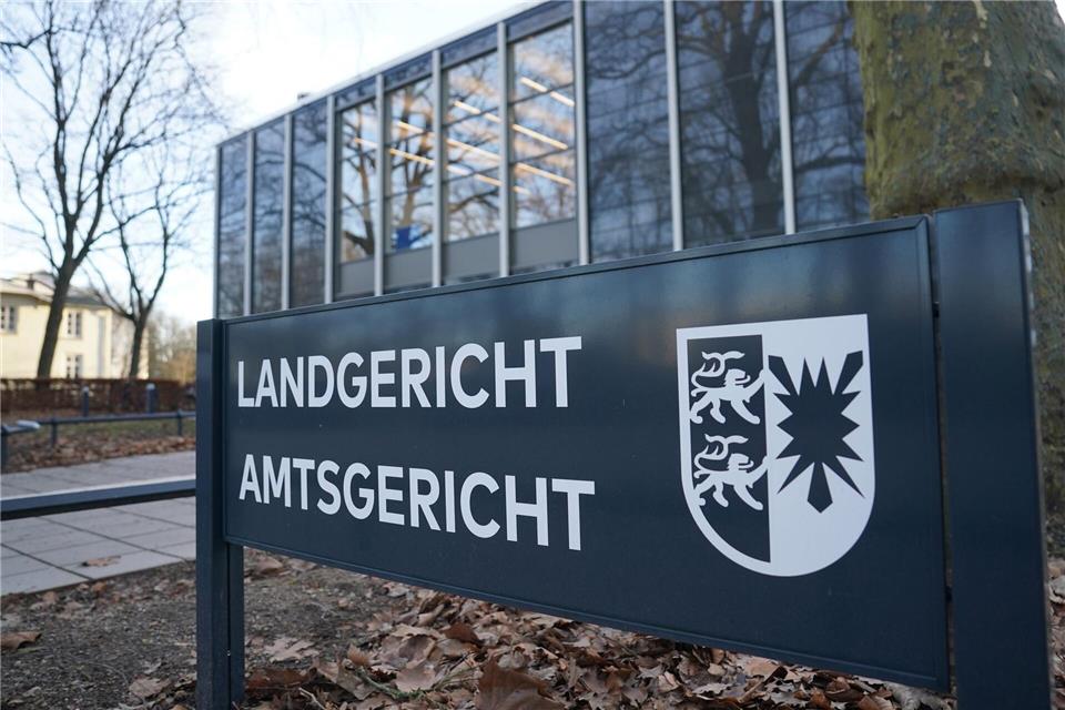 Das Landgericht Lübeck ordnet die Unterbringung einer 28 Jahre alte Frau nach einer tödlichen Brandstiftung in einem psychiatrischen Krankenhaus an. (Symbolfoto) Marcus Brandt/dpa