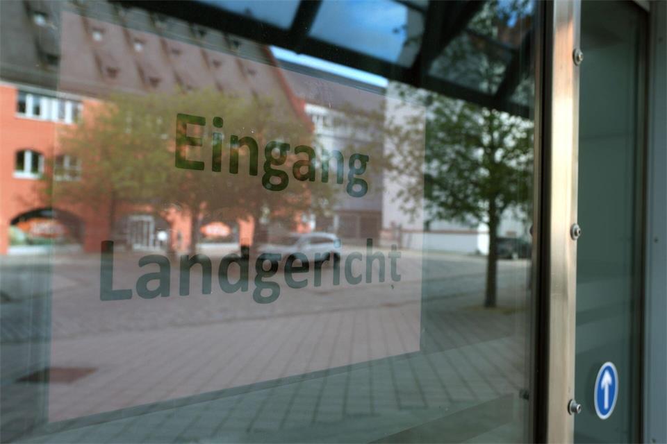Das Landgericht in Memmingen verhandelt in den kommenden Wochen wegen eines Doppelmordes. (Symbolbild)Karl-Josef Hildenbrand/dpa