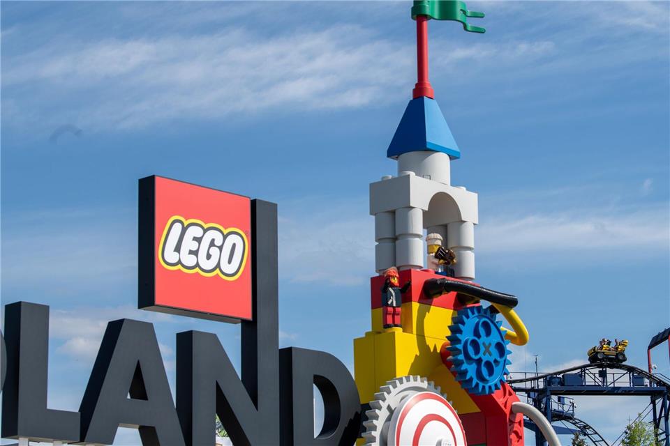 Das Legoland bietet rund 70 Attraktionen. (Archivbild) Stefan Puchner/dpa
