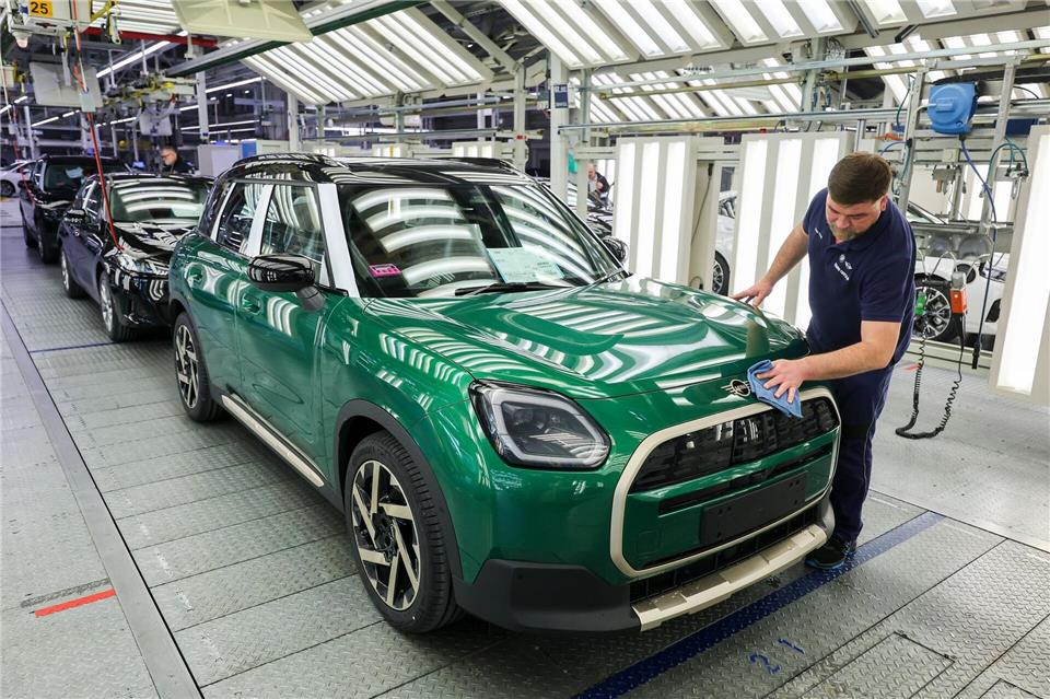 Das Leipziger BMW-Werk verzeichnet steigende Produktionszahlen und lässt Sachsen als Automobilregion auch für die Zukunft hoffen. (Archivbild)Jan Woitas/dpa
