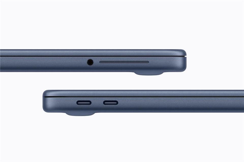 Das MacBook Neo verfügt über zwei USB-Ports und eine Kopfhörerbuchse.Apple Inc./dpa-tmn