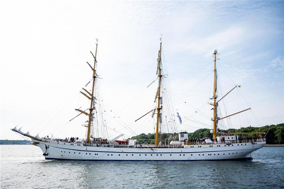 Das Marine-Segelschulschiff „Gorch Fock“ läuft Richtung Spanien aus. (Symbolbild)Daniel Bockwoldt/dpa