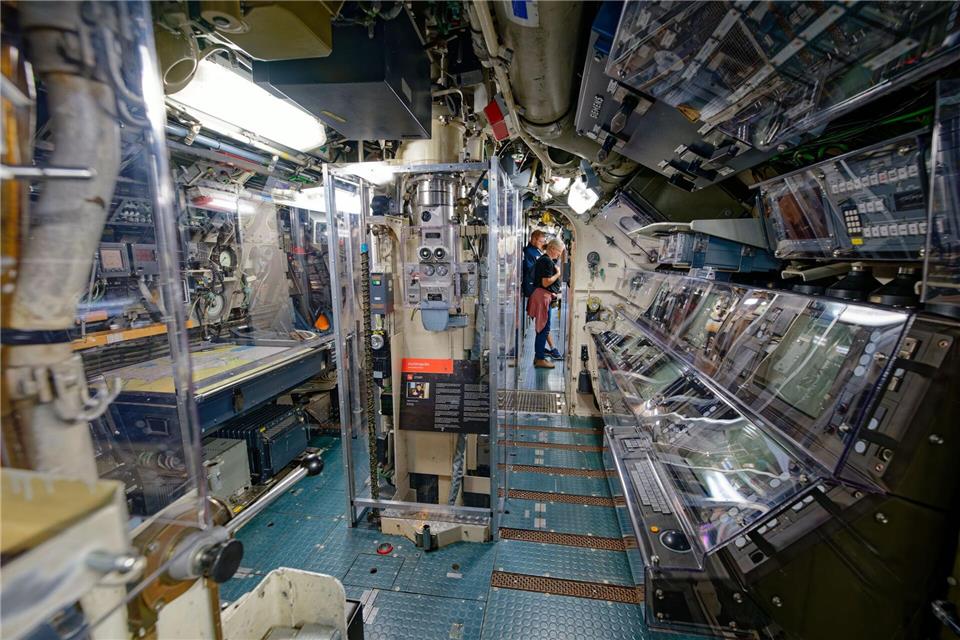 Das Marine-U-Boot U17 von innen.Uwe Anspach/dpa