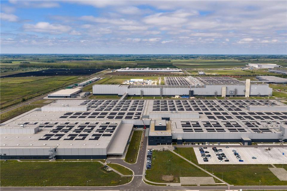 Das Mercedes-Benz-Werk in Kecskemet ist die größte Autofabrik Ungarns.Mercedes-Benz AG/dpa