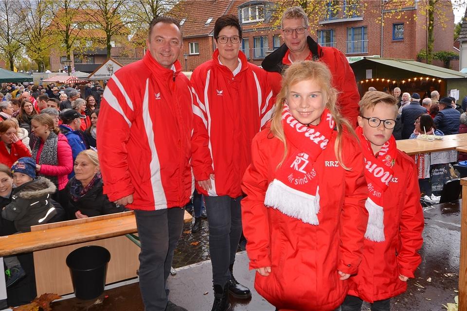 Das Messen und Wiegen der neuen Prinzenpaare hat Tradition.