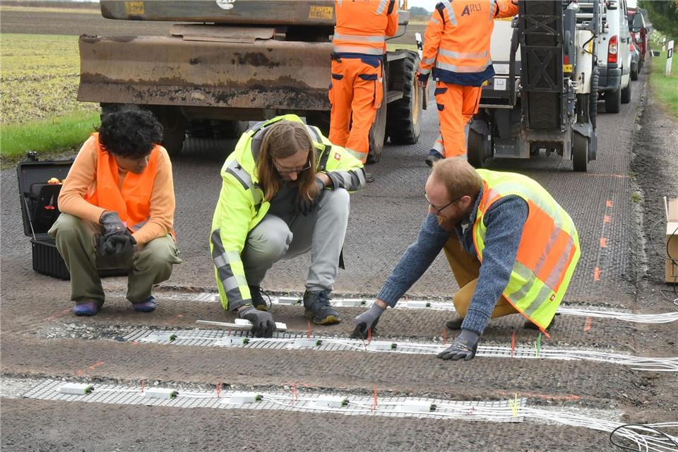 Das Messsystem wird auf einer Straße im Süden von Leipzig im Verkehr getestet.Waltraud Grubitzsch/dpa