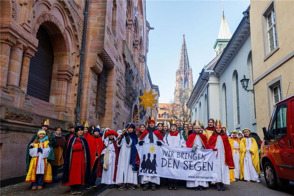 Das  Motto der Sternsingeraktion in diesem Jahr lautet „Schule statt Fabrik – Sternsingen gegen Kinderarbeit“.Philipp von Ditfurth/dpa