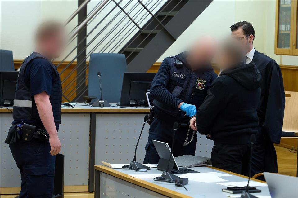Das Oberlandesgericht Koblenz hatte den Angeklagten im zweiten Prozess um den Brandanschlag vom Vorwurf der Beihilfe zum Mord freigesprochen. (Archivbild)Thomas Frey/dpa