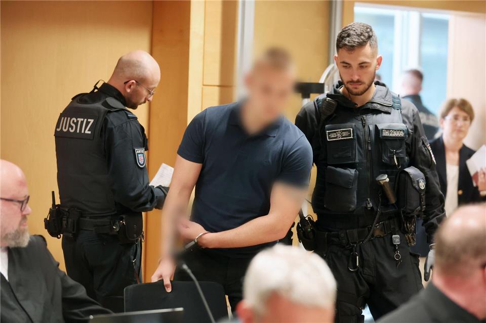 Das Oberlandesgericht hatte die Angeklagten zu Haftstrafen verurteilt. (Archivbild)Bodo Schackow/dpa