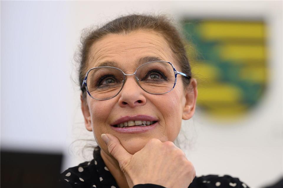 Das Oberverwaltungsgericht verhandelt erneut im Fall über die Normenkontrollklage der Musikerin Julia Neigel gegen eine sächsische Corona-Schutzverordnung. (Archivbild) Robert Michael/dpa