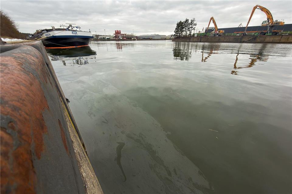 Das Öl ist vermutlich aus einer Buchse an der Antriebswelle ausgetreten. Daniel Löb/dpa