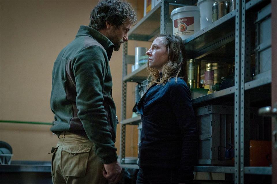 Das Opfer war der Bruder von Elara Schmidtke (Katharina Schüttler), die bei einem geheimen Prepper-Workshop in einem Bunker mitmacht.---/WDR/dpa
