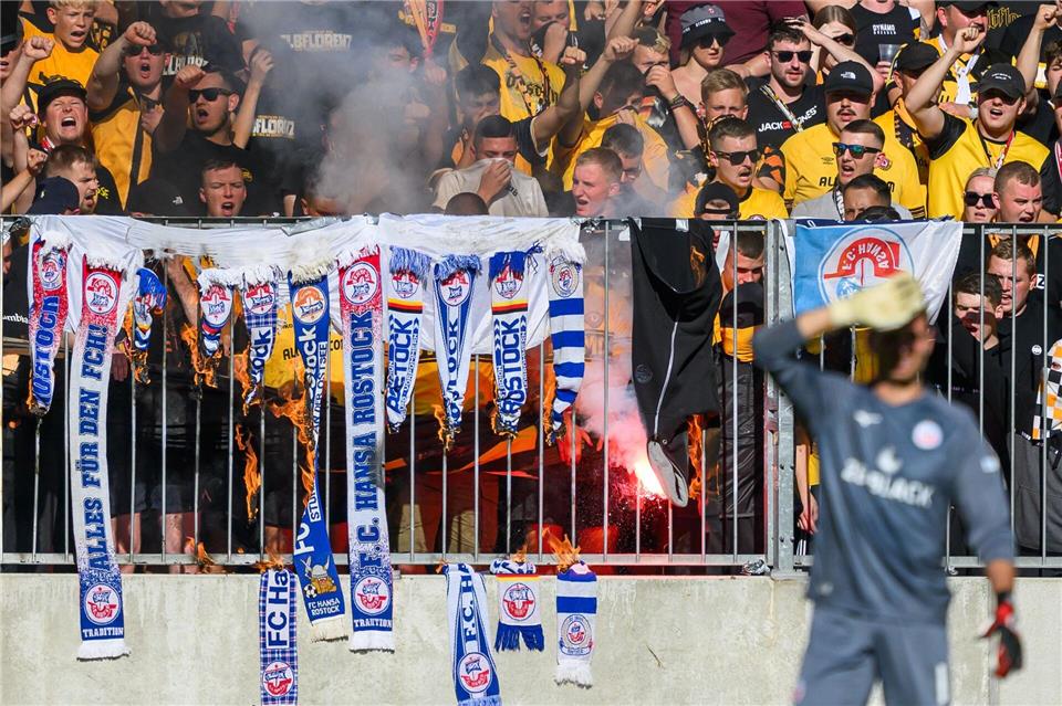 Das Ostduell Hansa Rostock gegen Dynamo Dresden.Robert Michael/dpa