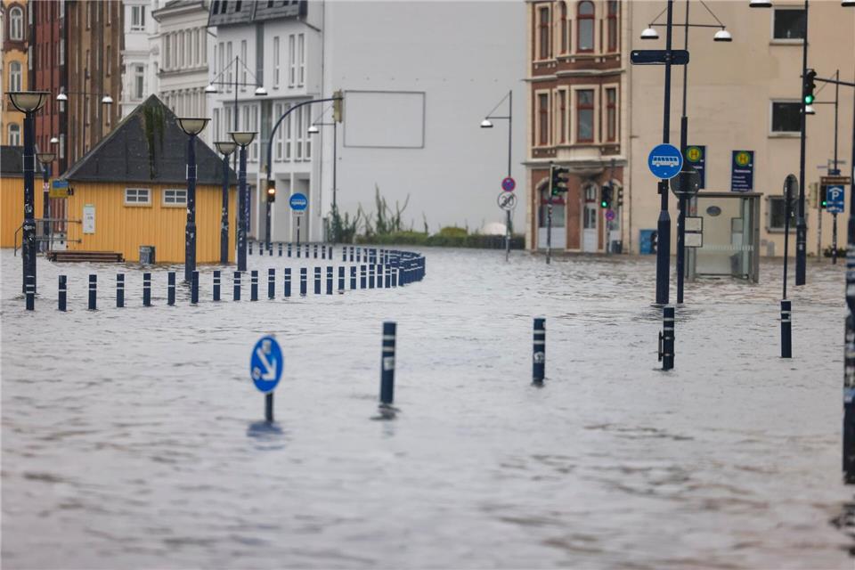 Das Ostseehochwasser hat 2023 schwere Schäden angerichtet. (Archivbild)Frank Molter/dpa