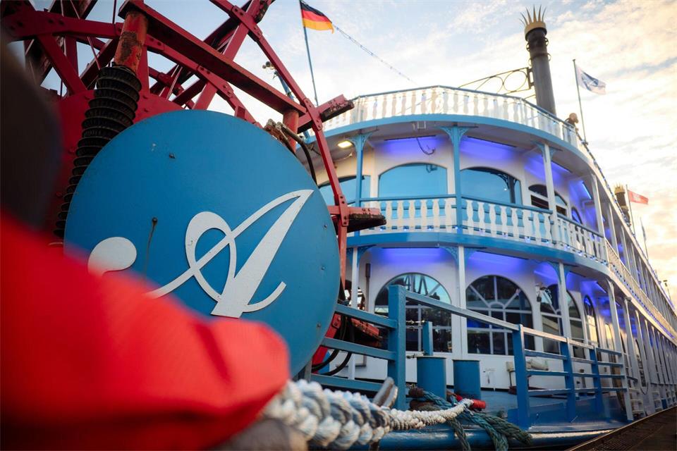 Das Passagierschiff „Lousiana Star“ ist eines von 30 Schiffen der Reederei, die für Touren unterwegs sind.Gregor Fischer/dpa