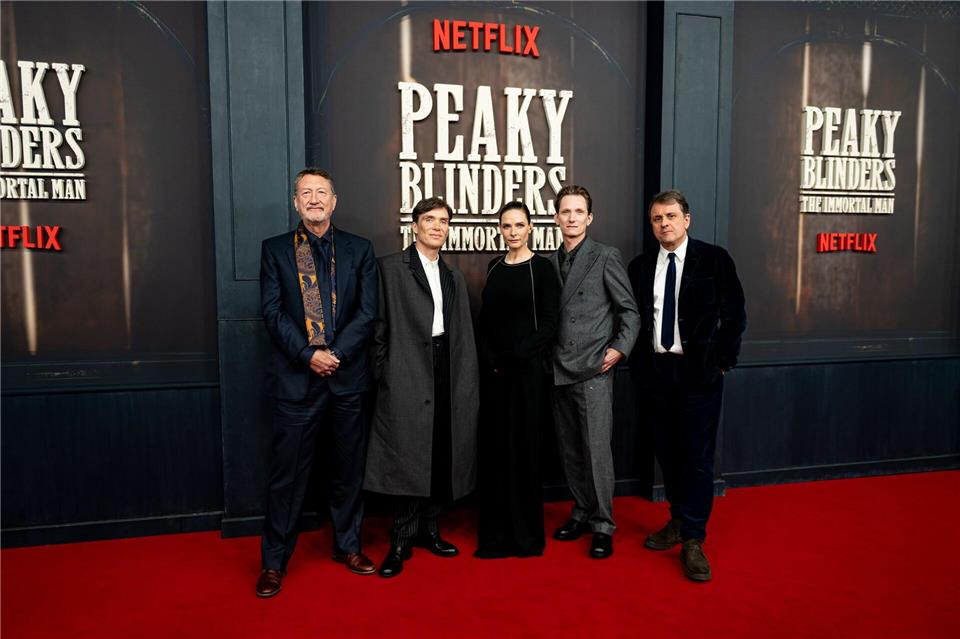 Das „Peaky Blinders“-Team (von links nach rechts): Autor Steven Knight, Cillian Murphy, Rebecca Ferguson, Regisseur Tom Harper und Produzent Guy Heeley.Fabian Sommer/dpa