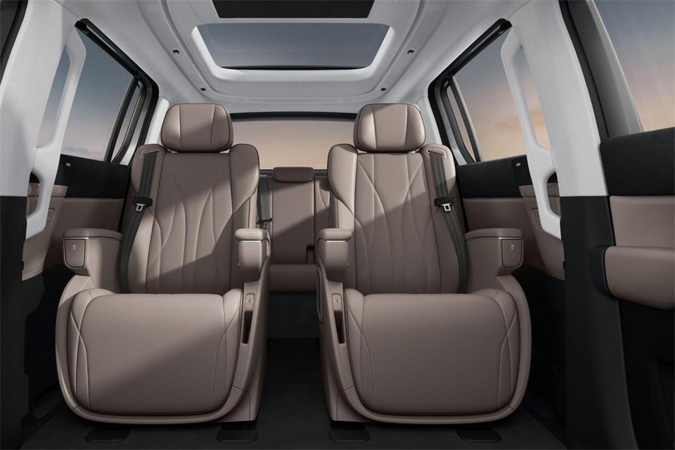 Das Platzangebot im Fond des Xpeng X9 ist großzügig.XPeng Motors/dpa-tmn