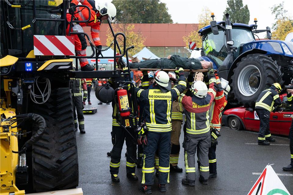 Fachmesse für Feuerwehr, Zivil- und Katastrophenschutz Das Programm deckt verschiedene Themen zu Feuerwehr, Zivil- und Katastrophenschutz ab.Sebastian Kahnert/dpa