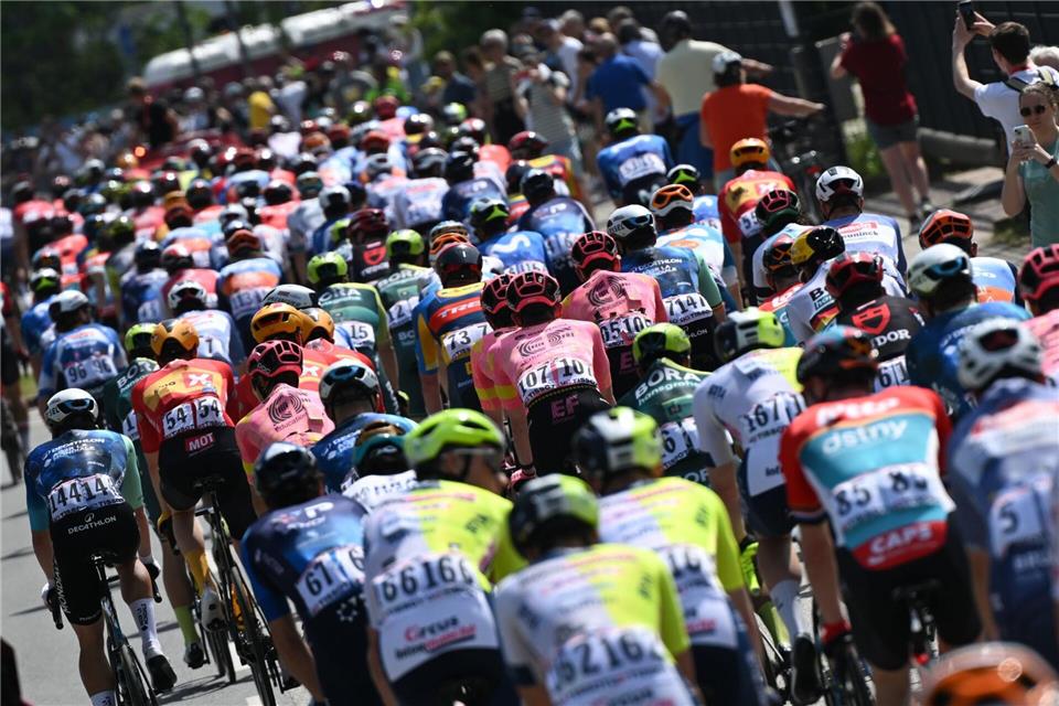 Das Radrennen Eschborn-Frankfurt sorgt auch für einige Straßensperrungen.Arne Dedert/dpa