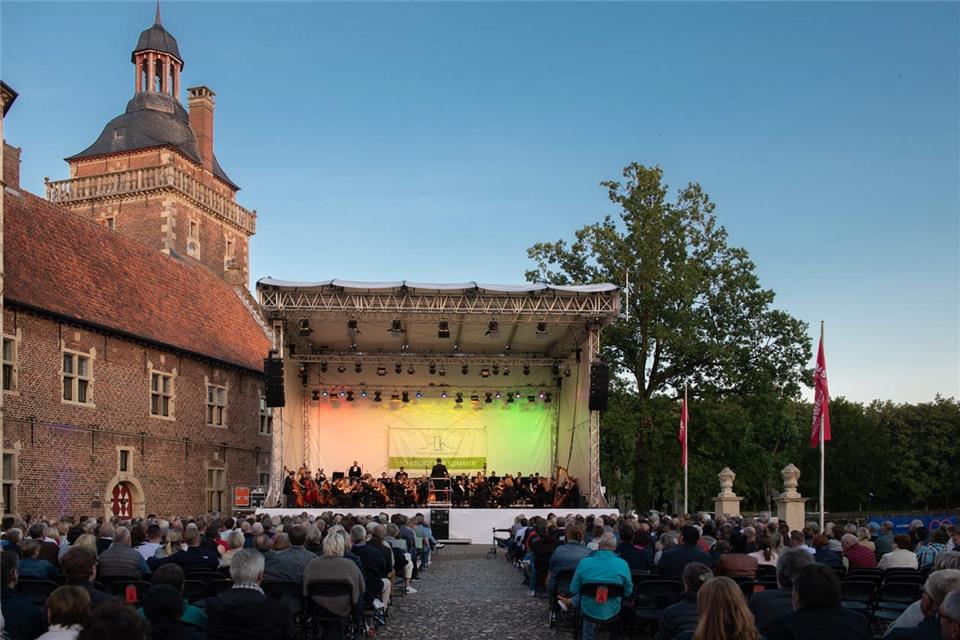 Das Raesfelder Schloss bot eine stimmungsvolle Kulisse für die Musiklandschaft Westfalen.