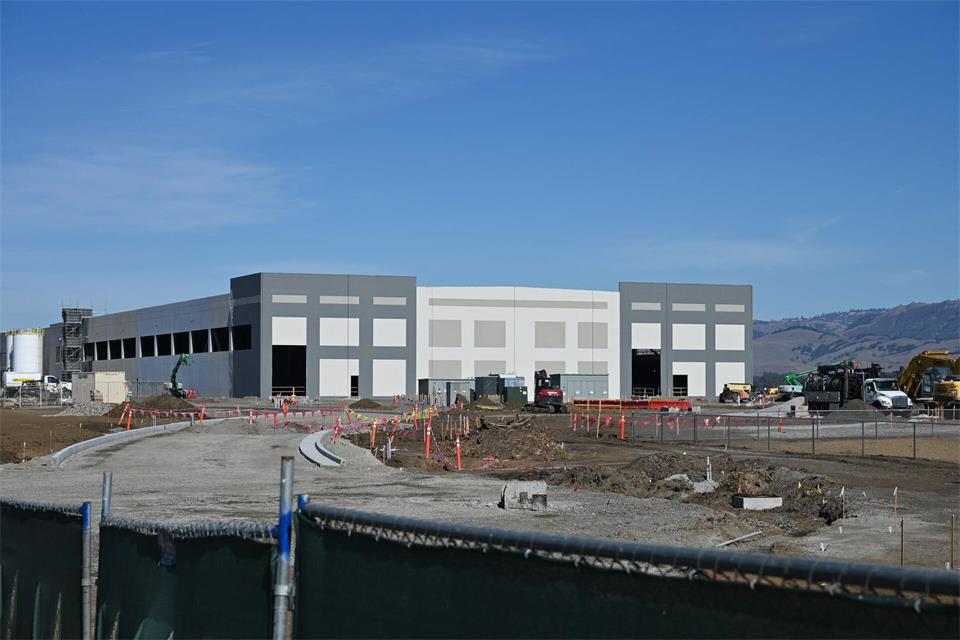 Das Rechenzentrum im kalifornischen Gilroy wird direkt neben Outlet-Shops gebaut.Andrej Sokolow/dpa