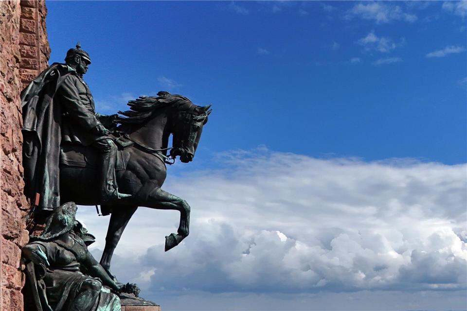 Das Reiterstandbild Kaiser Wilhelm I. des Bildhauers Emil Hundrieser am Kyffhäuser-Denkmal.Martin Schutt/dpa