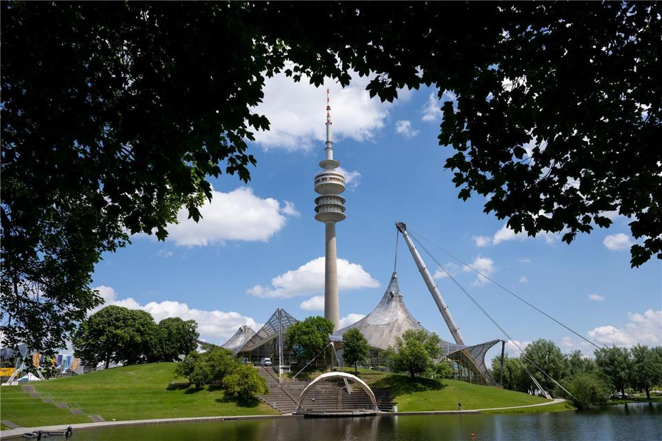 Das Restaurant im Münchner Olympiaturm ist derzeit geschlossen. (Archivbild)Sven Hoppe/dpa