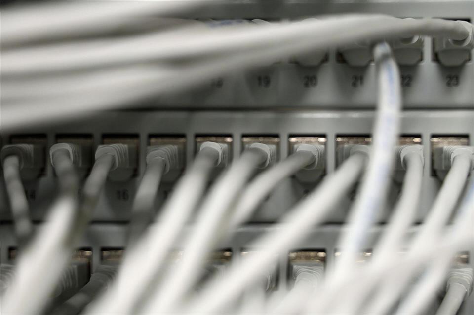 Das Rhein-Main-Gebiet ist nach Einschätzung des französischen Konzerns Data4 das Herzstück der digitalen Industrie in Europa. (Symbolfoto)Helena Dolderer/dpa