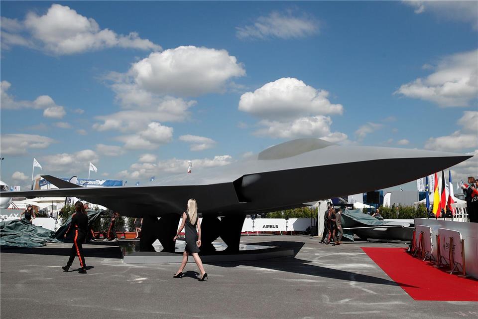 Das Ringen um das deutsch-französische Luftkampfprojekt FCAS geht erst einmal weiter. (Archivbild)Benoit Tessier/POOL Reuters/AP/dpa