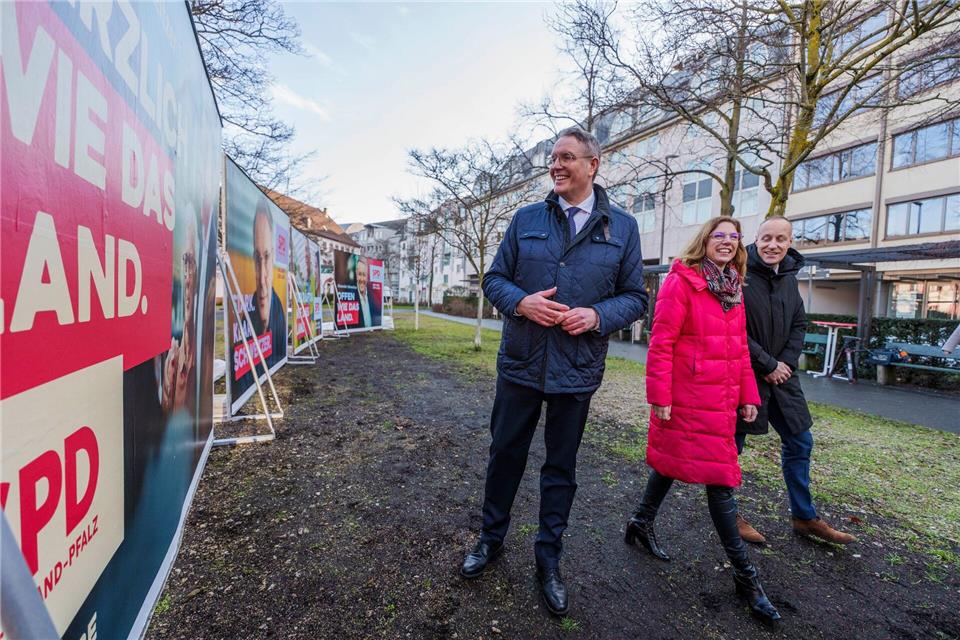 Das SPD-Wahlkampfmotto „aus Liebe zum Land“ passe zu ihm, betont Ministerpräsident Alexander Schweitzer.Andreas Arnold/dpa