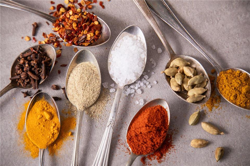 Next Level beim Würzen: Die Must-haves für mehr Raffinesse Das Salz in der Suppe? Reicht heute nicht mehr aus. Zunehmend halten Gewürze mit vielschichtigen Aromen Einzug in die Alltagsküche. Christin Klose/dpa-tmn