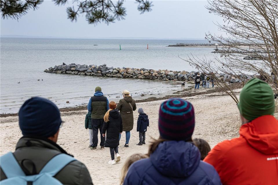 Das Schicksal des Buckelwals bewegt viele Menschen.Ulrich Perrey/dpa