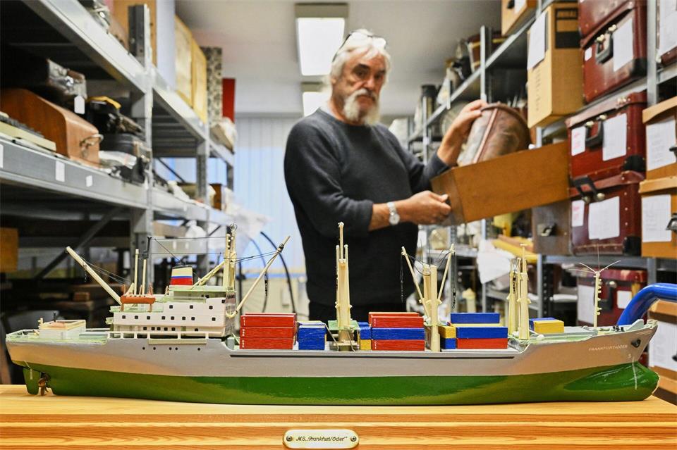 Das Schiff soll laut Museum Viadrina in Sonderausstellungen gezeigt werden. Patrick Pleul/dpa