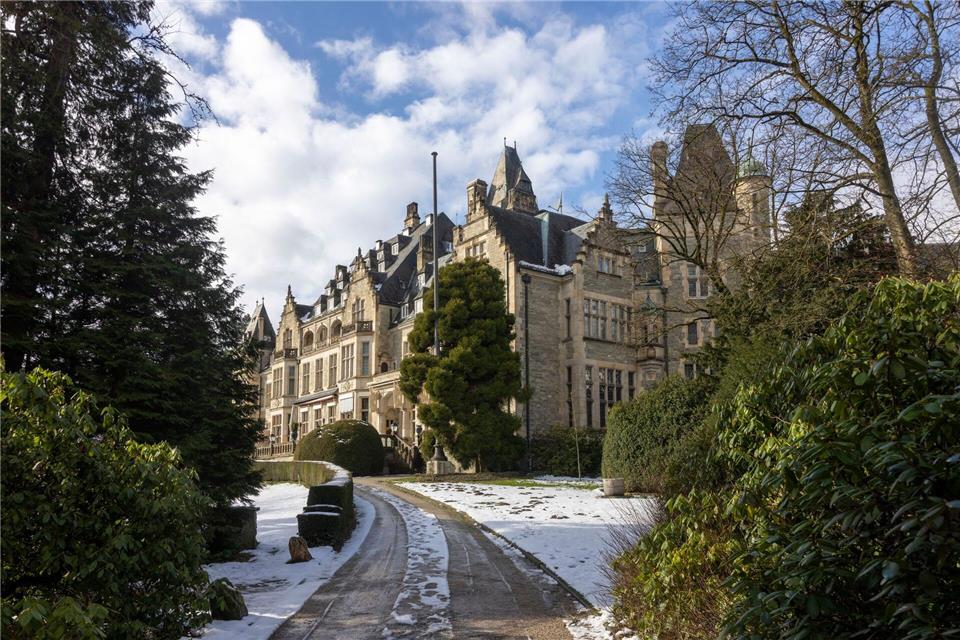 Das Schloss Friedrichshof wird als Hotel geführt.Helmut Fricke/dpa