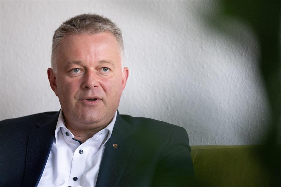 Das Schreiben Schulzes ging an den rheinland-pfälzischen Ministerpräsidenten Schnieder. (Archivbild)Boris Roessler/dpa