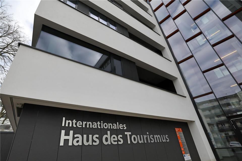 Das Schweriner Wirtschaftsministerium überweist dem Landestourismusverband nun doch Fördermittel. Damit ist die Insolvenz abgewendet. (Archivbild)Bernd W�stneck/dpa