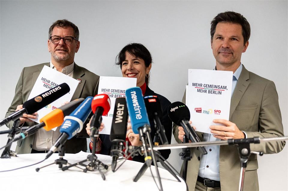 Das Sondierungspapier von Linke, Grünen und SPD ist rund 30 Seiten lang.    Fabian Sommer/dpa