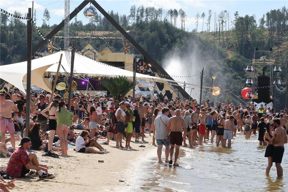 Das „SonneMondSterne“ ist eines der größten Open-Air-Musikfestivals für elektronische Tanzmusik in Deutschland.Bodo Schackow/dpa