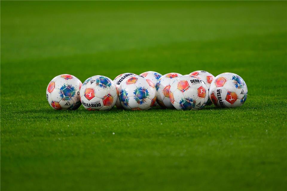 FC Bayern im Stau: Anpfiff in Gladbach verschoben  Das Spiel in Mönchengladbach wird später beginnen als geplant. (Archivfoto)Robert Michael/dpa