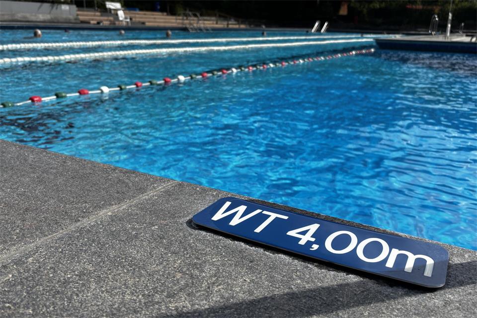 Das Sportbecken wird von ambitionierten Schwimmern sehr geschätzt. 