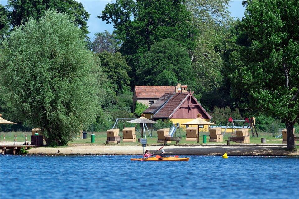 Das Stadtbad Park Babelsberg in Potsdam öffnet bald nach einer Sanierung. (Archivbild)Soeren Stache/dpa