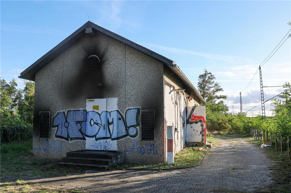 Das Stellwerk Gerwisch war irreparabel beschädigt worden. (Archivbild)Jan Woitas/dpa