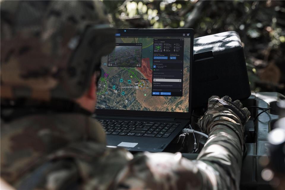 Drohnen-Hersteller Stark: Können tausende Soldaten ausbilden Das System Minerva ermöglicht einen koordinierten Einsatz unbemannter Systeme an Land, in der Luft und auf See. (Handout-Bild)-/SKD Systems/dpa