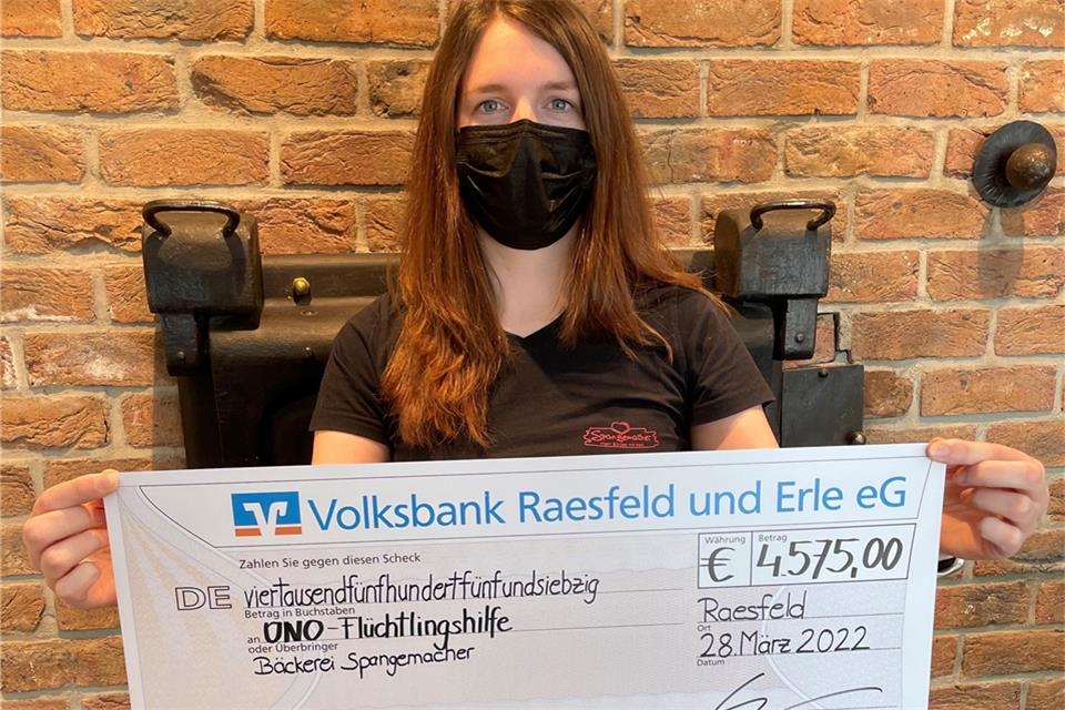 Das Team der Bäckerei Spangemacher hat mithilfe der Kunden Spenden gesammelt. 