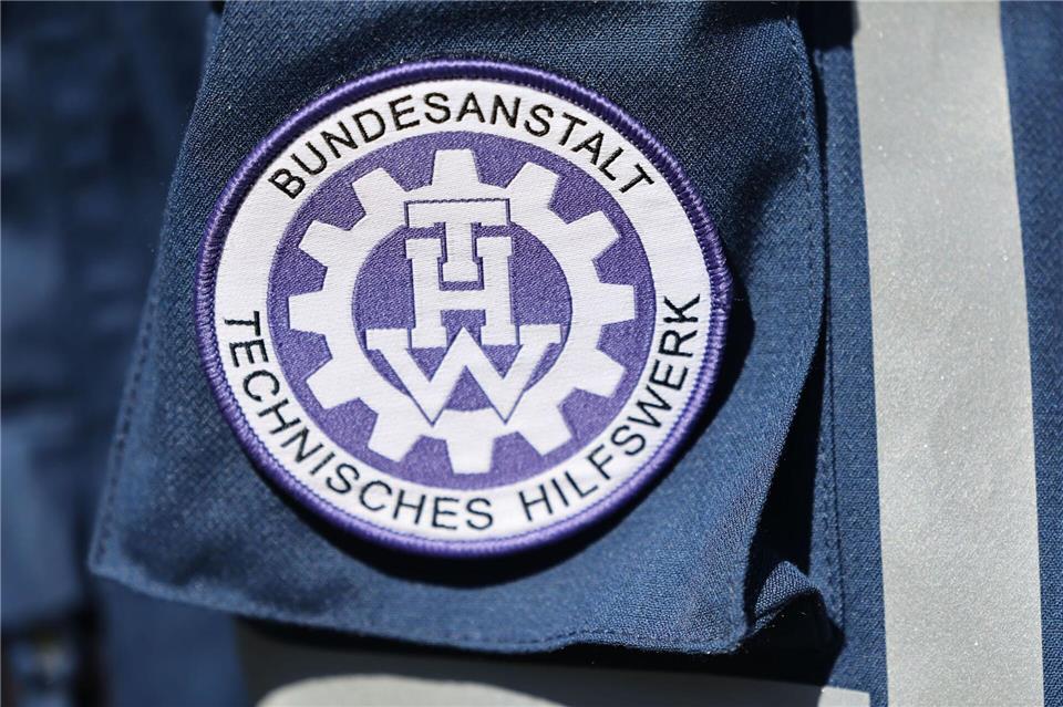Das Technische Hilfswerk (THW) ist eine Bundesanstalt - 98 Prozent der Mitarbeiter und Mitarbeiterinnen engagieren sich ehrenamtlich im THW. (Symbolbild) Oliver Berg/dpa